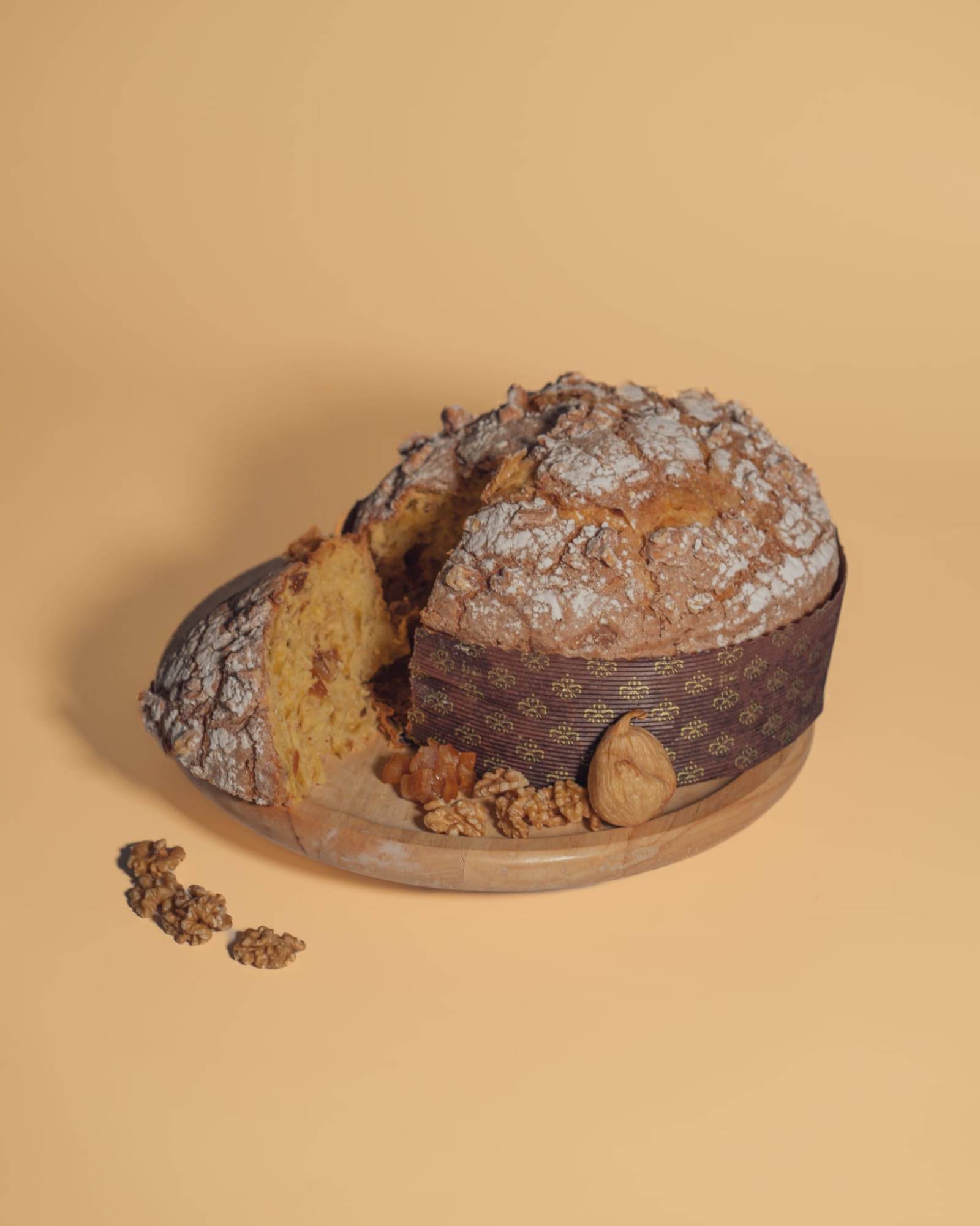 Nuova Dolceria panettone with dried figs