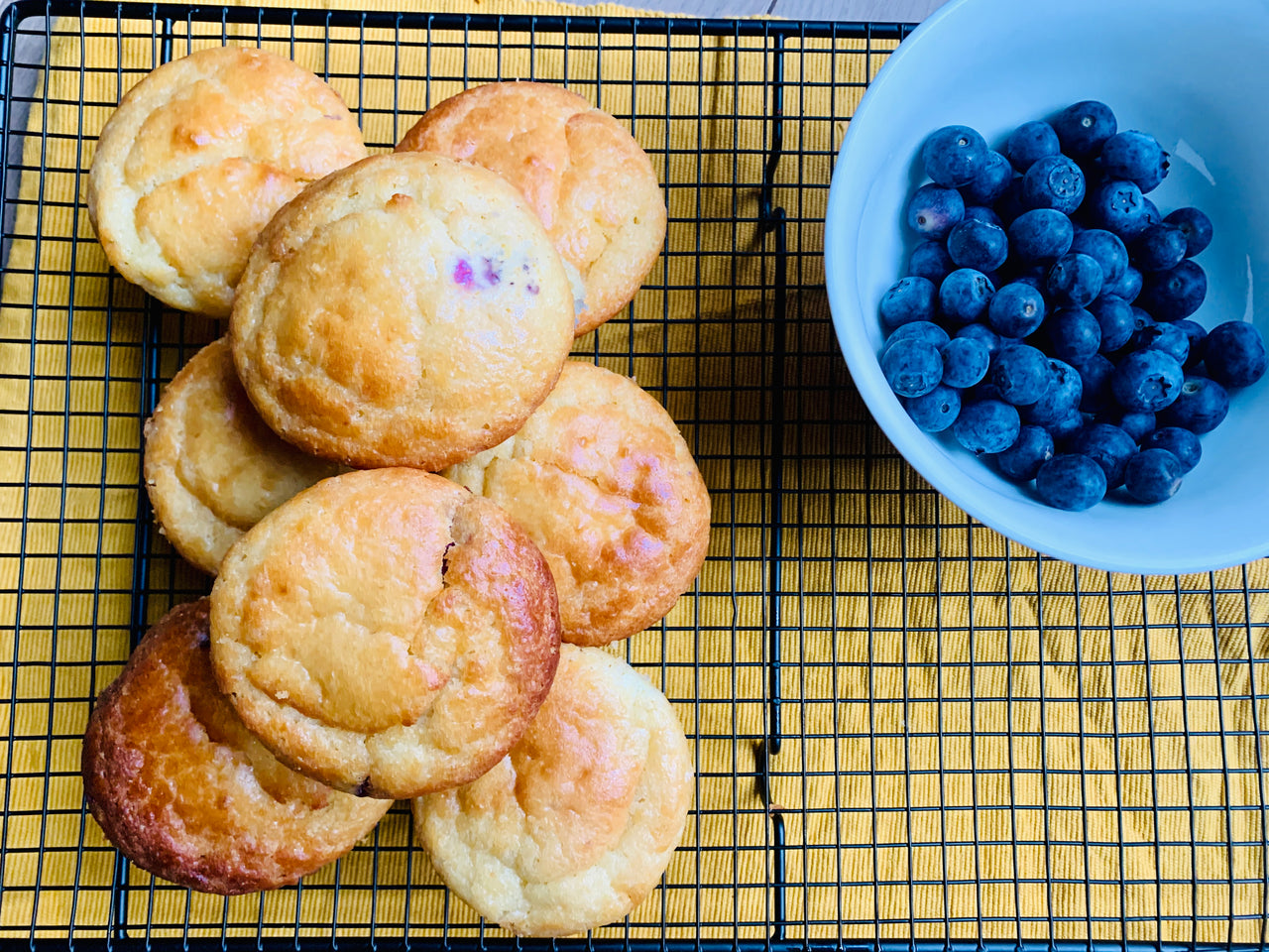 Kwark, blueberries & lemon zest muffins