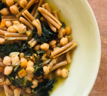 Chickpeas soup with spelt treccia & black cabbage