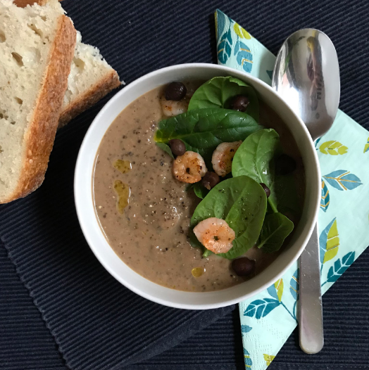 BLACK CHICKPEAS SOUP WITH FRESH SPINACH AND SHRIMPS (X4)