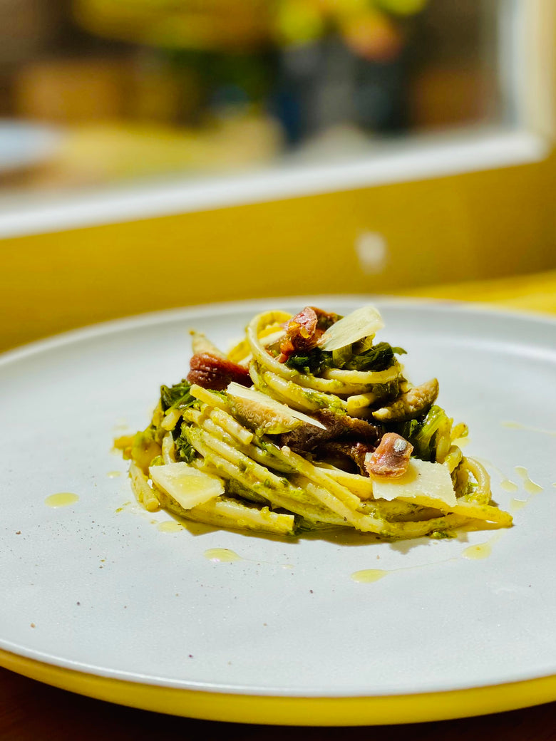 SPAGHETTI WITH ENDIVE CREAM, ANCHOVIES AND PARMESAN CHIPS (x2)